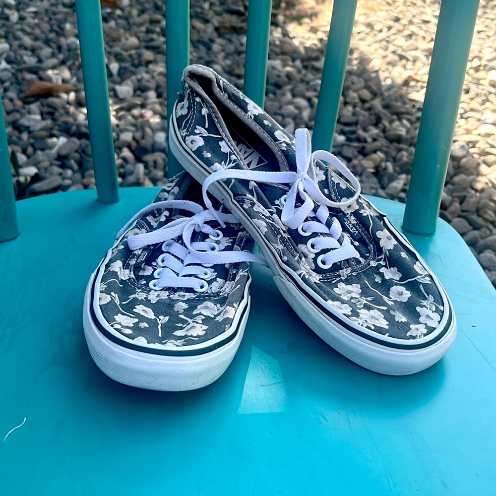Size 9 Women’s Vans
